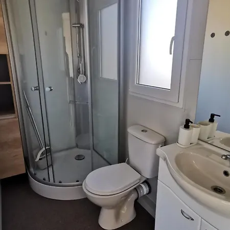 Comfort Two Bedroom Mobile Homes Pirovac