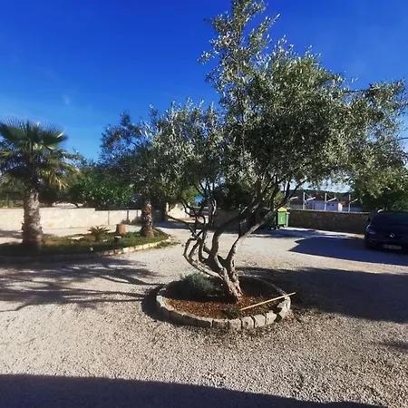 Comfort Two Bedroom Mobile Homes Pirovac